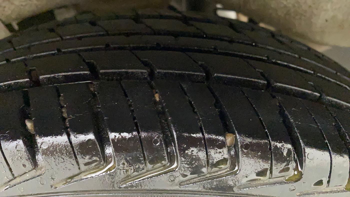 2010 Maruti A Star VXI, Petrol, Manual, 56,493 km, Right Rear Tyre Tread