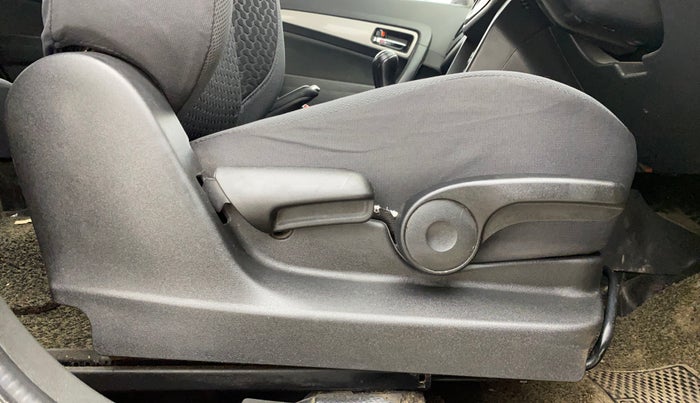 2017 Maruti Vitara Brezza ZDI PLUS, Diesel, Manual, 71,723 km, Driver Side Adjustment Panel