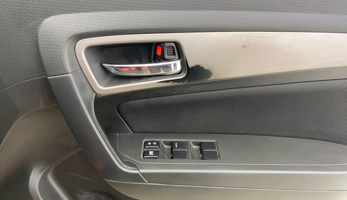 2017 Maruti Vitara Brezza ZDI PLUS, Diesel, Manual, 71,723 km, Driver Side Door Panels Control