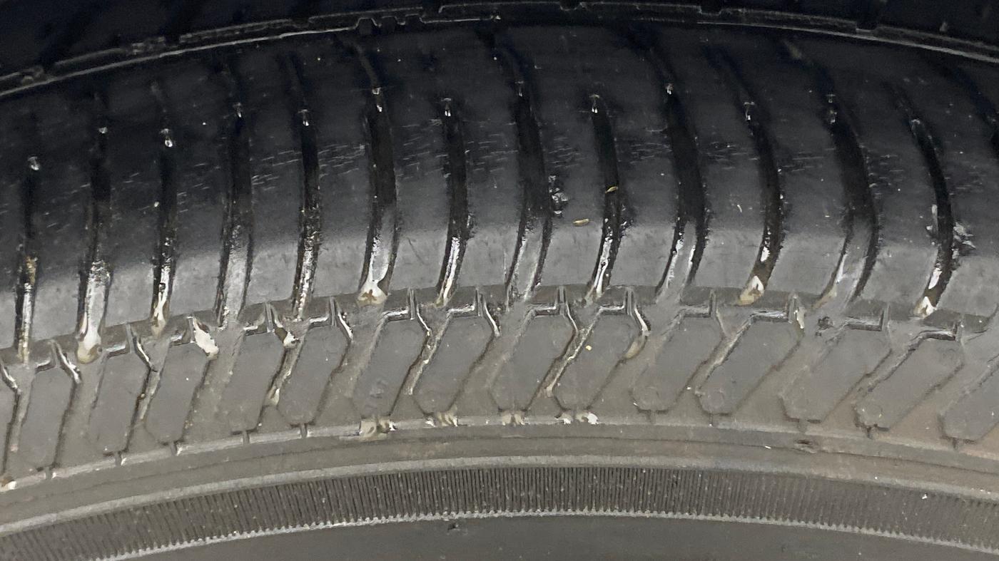 2014 Ford Ecosport TITANIUM 1.5L DIESEL (OPT), Diesel, Manual, 1,47,122 km, Right Rear Tyre Tread