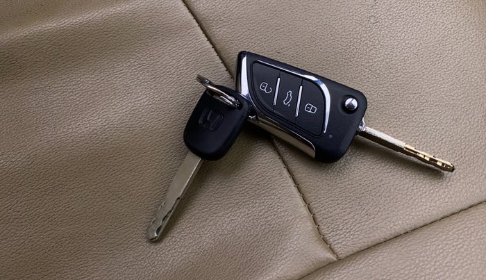 2017 Honda Jazz 1.2L I-VTEC V, Petrol, Manual, 92,733 km, Key Close Up