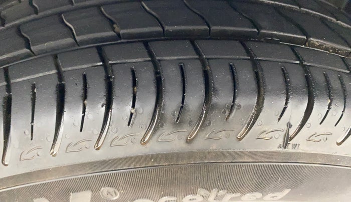 2017 Honda Jazz 1.2L I-VTEC V, Petrol, Manual, 92,733 km, Right Front Tyre Tread