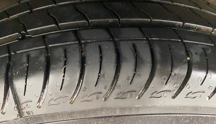 2017 Honda Jazz 1.2L I-VTEC V, Petrol, Manual, 92,733 km, Right Rear Tyre Tread