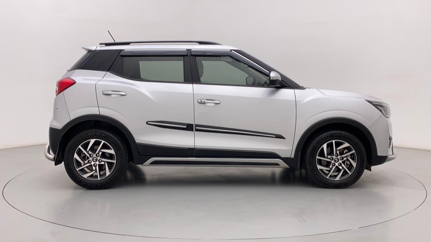2022 Mahindra XUV300 W8 (O) 1.2 PETROL, Petrol, Manual, 3,573 km, Right Side View