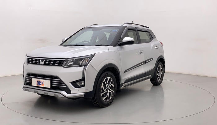 2022 Mahindra XUV300 W8 (O) 1.2 PETROL, Petrol, Manual, 3,573 km, Left Front Diagonal