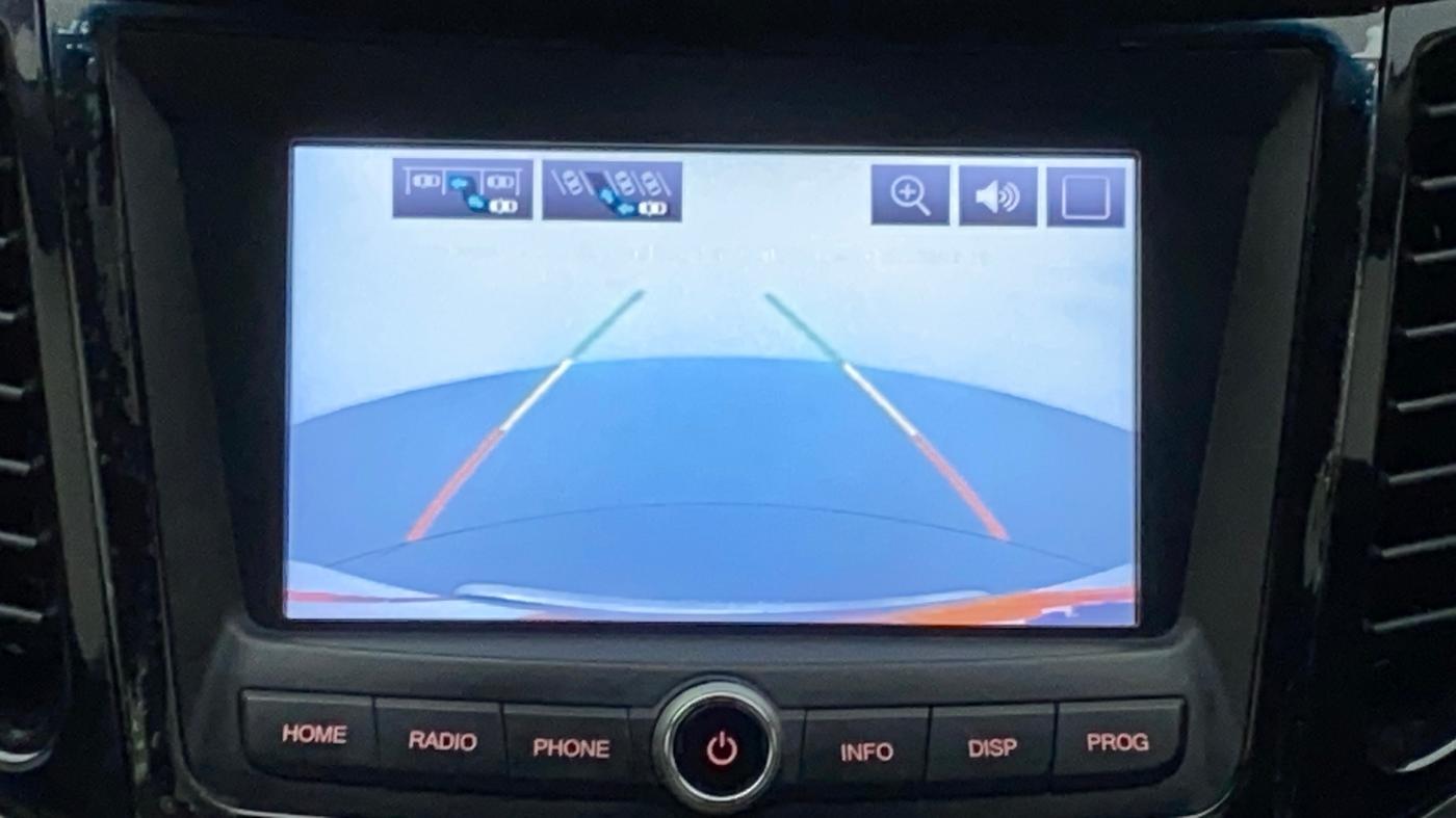 2022 Mahindra XUV300 W8 (O) 1.2 PETROL, Petrol, Manual, 3,573 km, Parking Camera
