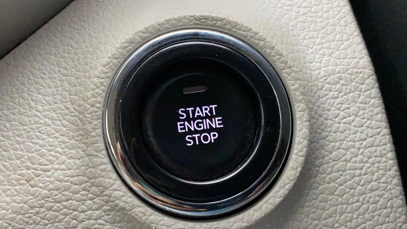 2022 Mahindra XUV300 W8 (O) 1.2 PETROL, Petrol, Manual, 3,573 km, Keyless Start/ Stop Button