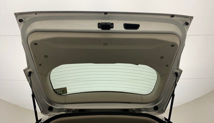 2022 Mahindra XUV300 W8 (O) 1.2 PETROL, Petrol, Manual, 3,573 km, Boot Door Open
