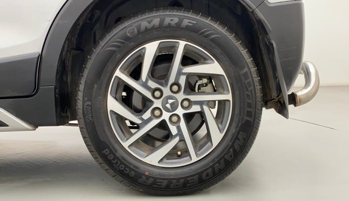 2022 Mahindra XUV300 W8 (O) 1.2 PETROL, Petrol, Manual, 3,573 km, Left Rear Wheel