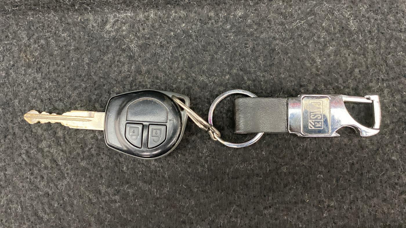 2013 Maruti Swift VXI, Petrol, Manual, 69,748 km, Key Close Up