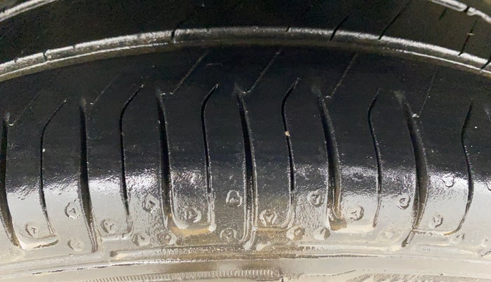 2015 Maruti Alto K10 VXI AMT, Petrol, Automatic, 37,331 km, Left Front Tyre Tread