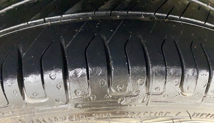 2015 Maruti Alto K10 VXI AMT, Petrol, Automatic, 37,331 km, Right Front Tyre Tread