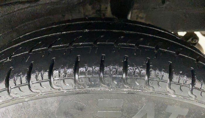 2015 Renault Kwid RXT 0.8, Petrol, Manual, 46,363 km, Left Rear Tyre Tread