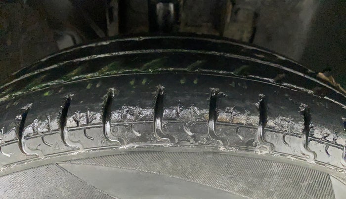 2015 Renault Kwid RXT 0.8, Petrol, Manual, 46,363 km, Right Front Tyre Tread