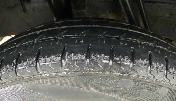 2015 Renault Kwid RXT 0.8, Petrol, Manual, 46,363 km, Right Rear Tyre Tread