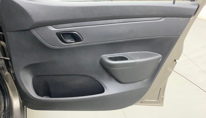 2015 Renault Kwid RXT 0.8, Petrol, Manual, 46,363 km, Driver Side Door Panels Control