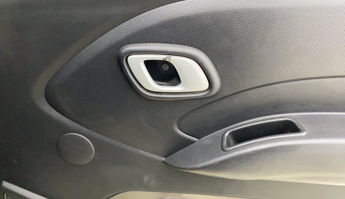 2018 Datsun Redi Go T (O), Petrol, Manual, 53,059 km, Driver Side Door Panels Control