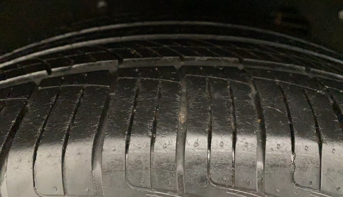 2019 Mahindra ALTURAS G4 4WD AT, Diesel, Automatic, 46,844 km, Left Rear Tyre Tread