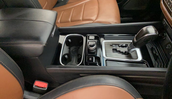 2019 Mahindra ALTURAS G4 4WD AT, Diesel, Automatic, 46,844 km, Gear Lever