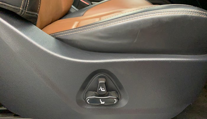 2019 Mahindra ALTURAS G4 4WD AT, Diesel, Automatic, 46,844 km, Driver Side Adjustment Panel