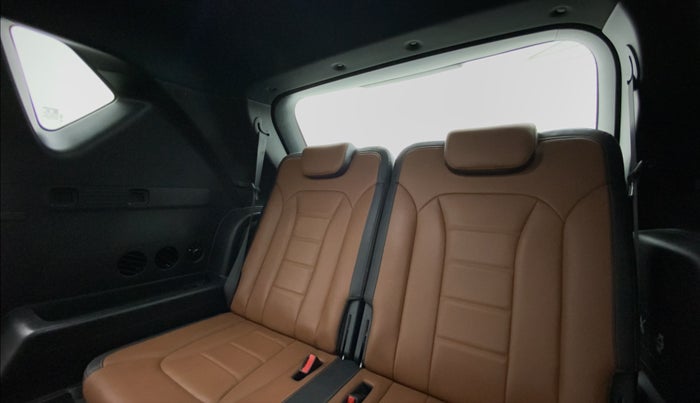 2019 Mahindra ALTURAS G4 4WD AT, Diesel, Automatic, 46,844 km, Third Seat Row ( optional )