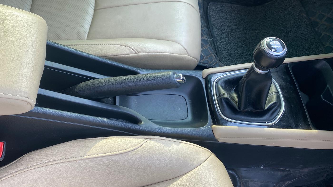 2022 Honda City 1.5L I-DTEC ZX, Diesel, Manual, 26,159 km, Gear Lever