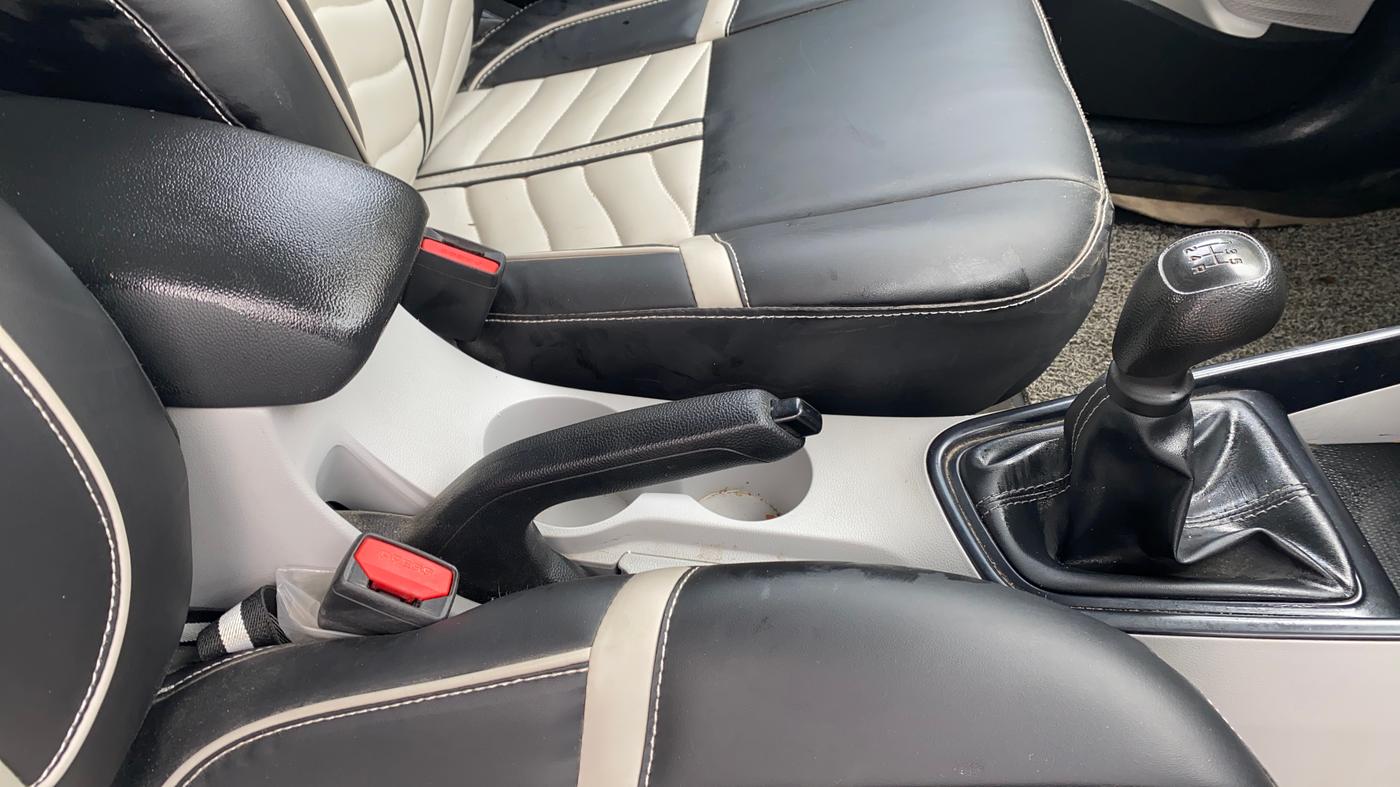 2023 Hyundai NEW I20 SPORTZ 1.2 MT, Petrol, Manual, 54,110 km, Gear Lever