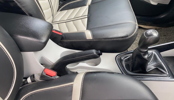 2023 Hyundai NEW I20 SPORTZ 1.2 MT, Petrol, Manual, 54,110 km, Gear Lever