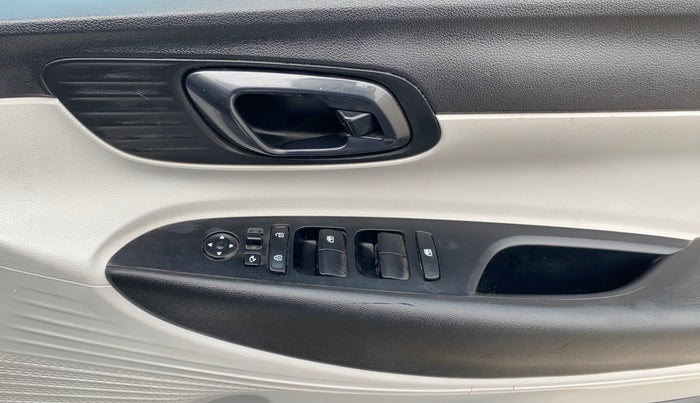 2023 Hyundai NEW I20 SPORTZ 1.2 MT, Petrol, Manual, 54,110 km, Driver Side Door Panels Control