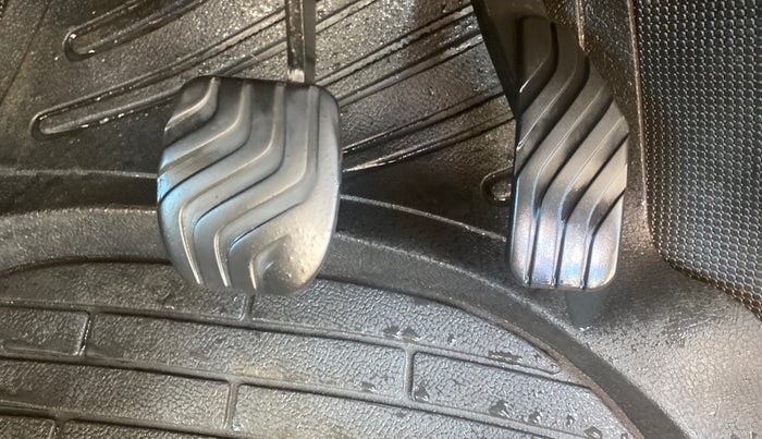 2018 Renault Kwid CLIMBER 1.0 AMT, Petrol, Automatic, 81,122 km, Pedals