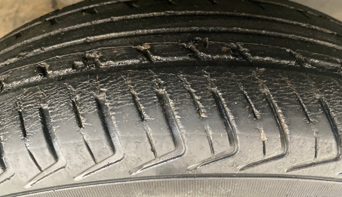 2018 Renault Kwid CLIMBER 1.0 AMT, Petrol, Automatic, 81,122 km, Right Front Tyre Tread