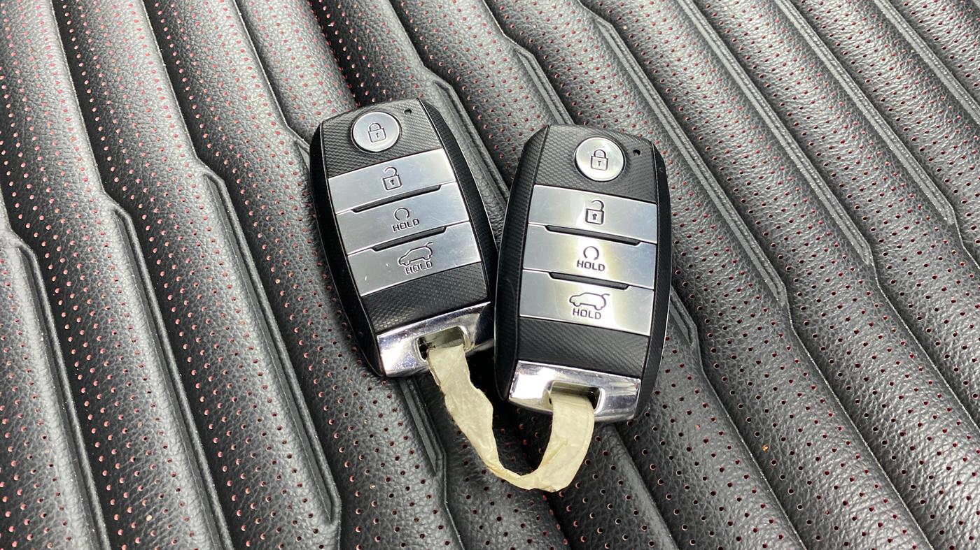 2022 KIA SONET GTX PLUS 1.0 IMT, Petrol, Manual, 17,217 km, Key Close Up