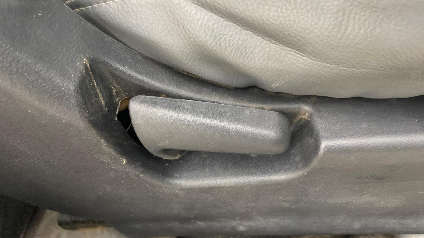 2018 Maruti Wagon R 1.0 VXI, Petrol, Manual, 45,234 km, Driver Side Adjustment Panel