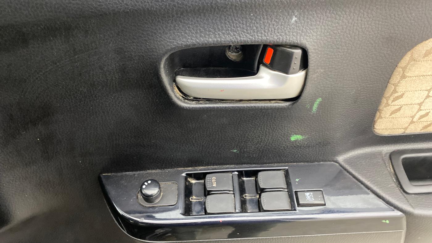 2018 Maruti Wagon R 1.0 VXI, Petrol, Manual, 45,234 km, Driver Side Door Panels Control