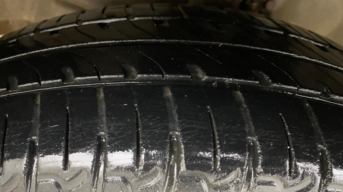 2018 Maruti Wagon R 1.0 VXI, Petrol, Manual, 45,234 km, Left Front Tyre Tread