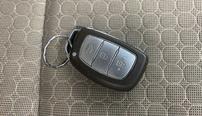 2017 Hyundai Elite i20 ASTA 1.2 (O), Petrol, Manual, 67,173 km, Key Close Up