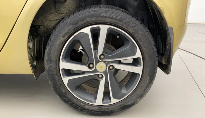 2020 Tata ALTROZ XZ PETROL, Petrol, Manual, 28,506 km, Left Rear Wheel