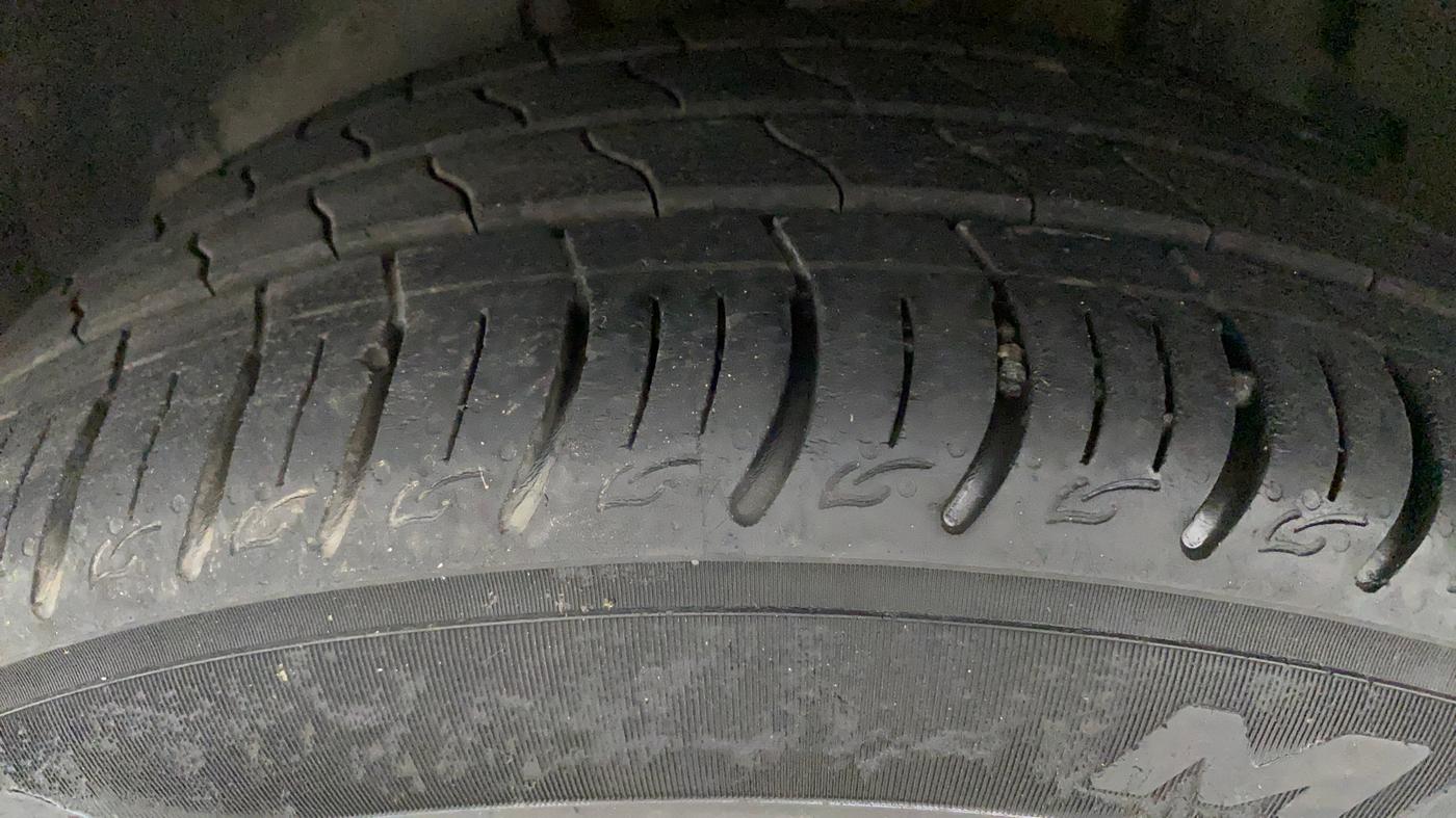 2020 Tata ALTROZ XZ PETROL, Petrol, Manual, 28,506 km, Left Front Tyre Tread