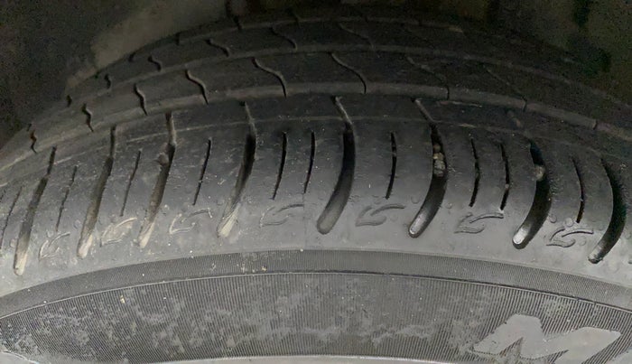 2020 Tata ALTROZ XZ PETROL, Petrol, Manual, 28,506 km, Left Front Tyre Tread