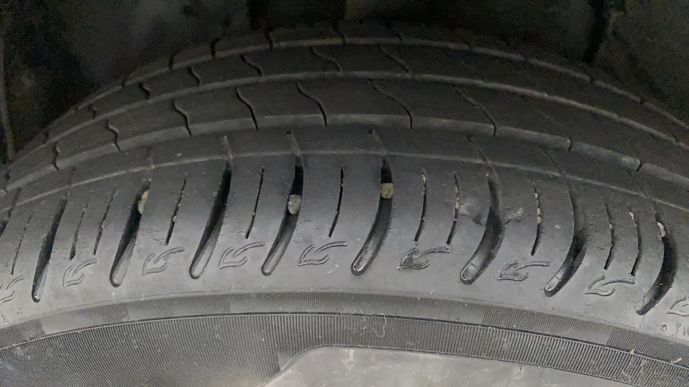 2020 Tata ALTROZ XZ PETROL, Petrol, Manual, 28,506 km, Right Rear Tyre Tread