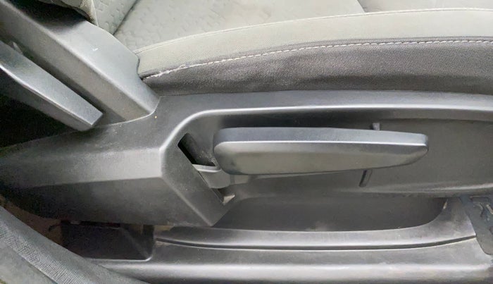 2020 Tata ALTROZ XZ PETROL, Petrol, Manual, 28,506 km, Driver Side Adjustment Panel
