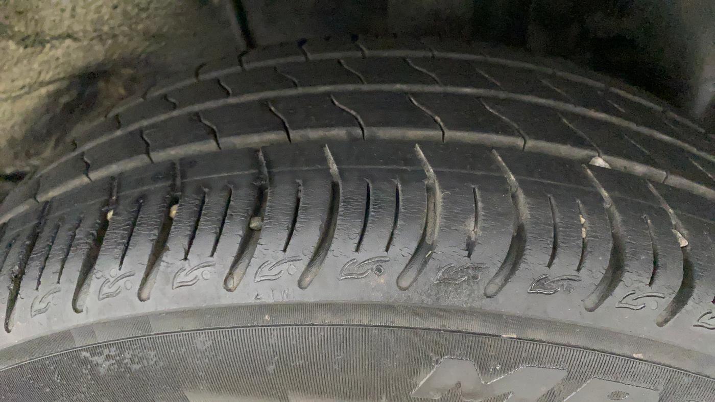 2020 Tata ALTROZ XZ PETROL, Petrol, Manual, 28,506 km, Left Rear Tyre Tread