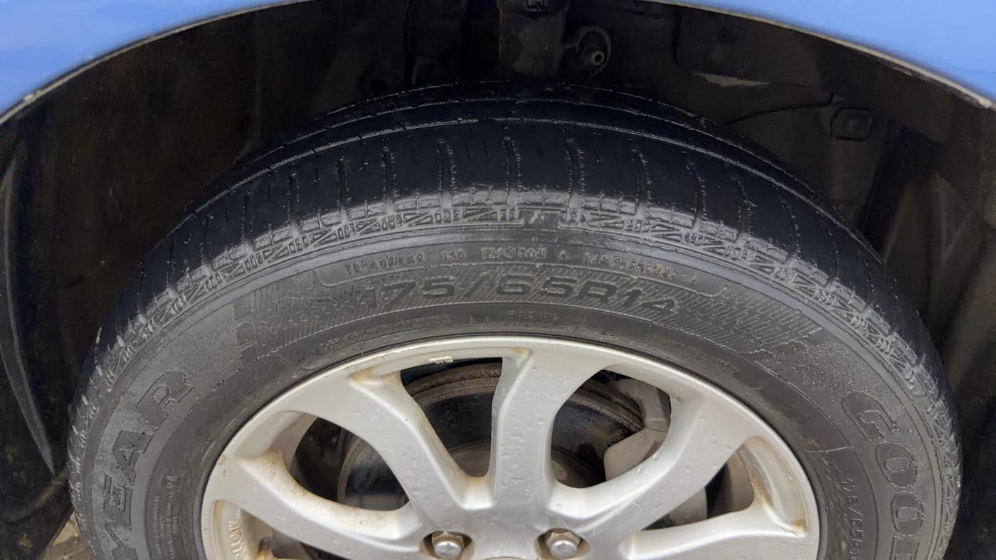 2014 Honda Amaze 1.2L I-VTEC VX, Petrol, Manual, 17,656 km, Right Front Tyre Tread