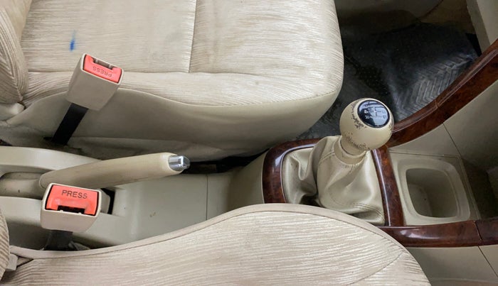 2014 Maruti Ertiga ZXI, Petrol, Manual, 69,208 km, Gear Lever
