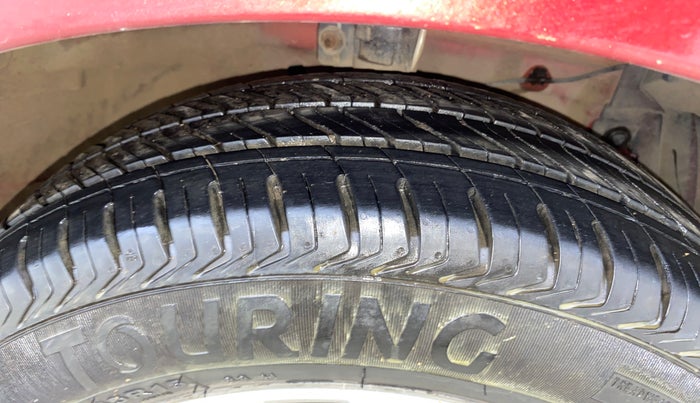 2014 Maruti Ertiga ZXI, Petrol, Manual, 69,208 km, Right Front Tyre Tread