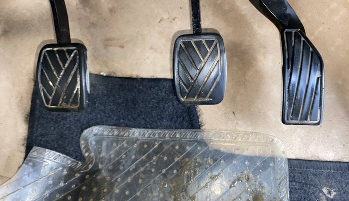 2014 Maruti Ertiga ZXI, Petrol, Manual, 69,208 km, Pedals