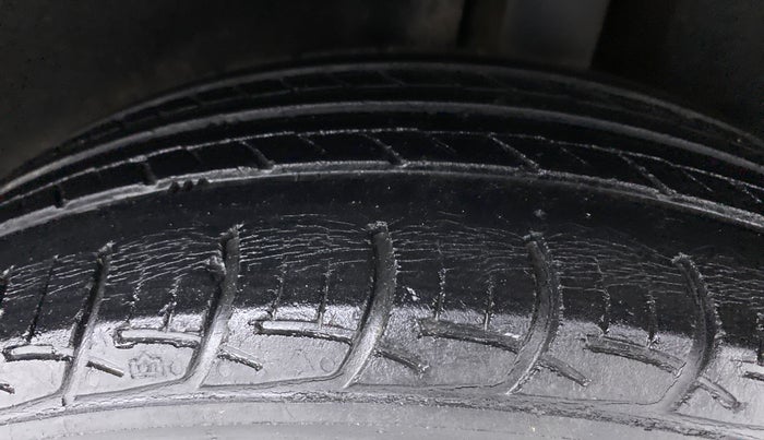 2017 Maruti Baleno DELTA PETROL 1.2, Petrol, Manual, 70,313 km, Left Rear Tyre Tread