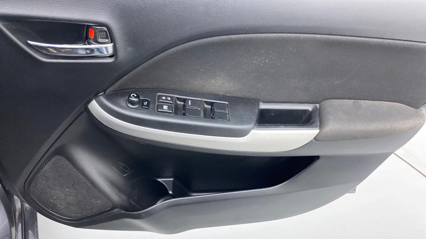 2017 Maruti Baleno DELTA PETROL 1.2, Petrol, Manual, 70,313 km, Driver Side Door Panels Control