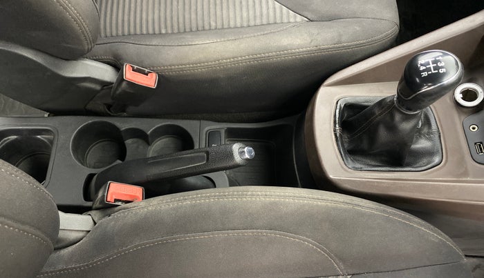 2018 Ford FREESTYLE TITANIUM 1.2 PETROL, Petrol, Manual, 1,00,443 km, Gear Lever