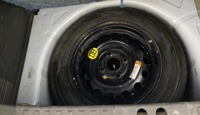 2018 Ford FREESTYLE TITANIUM 1.2 PETROL, Petrol, Manual, 1,00,443 km, Spare Tyre